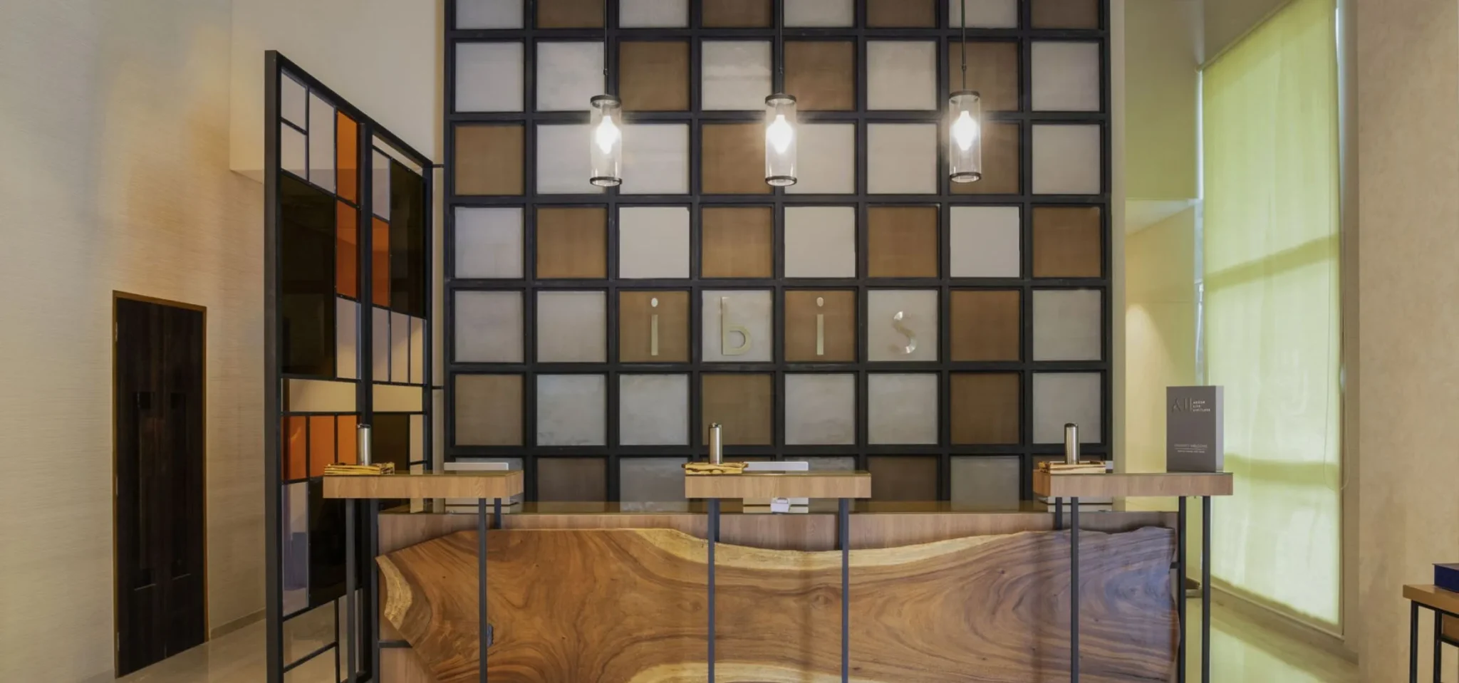 imgi_5_15EXPRESSIONSINSIDE-Commercial-project